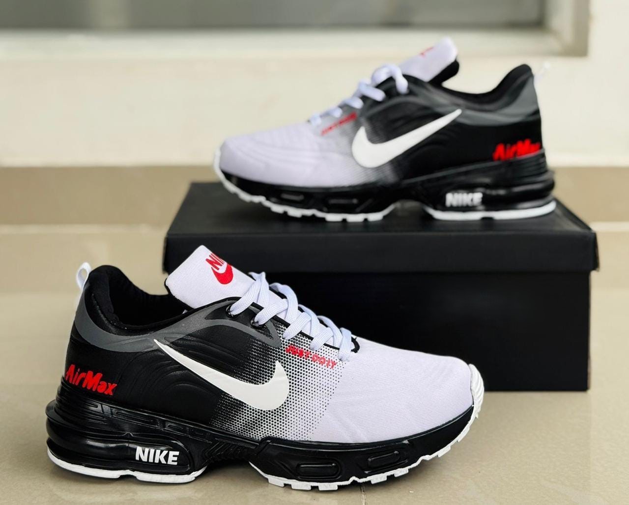 Tenis Nike Air Max Válvula Blanco Negro